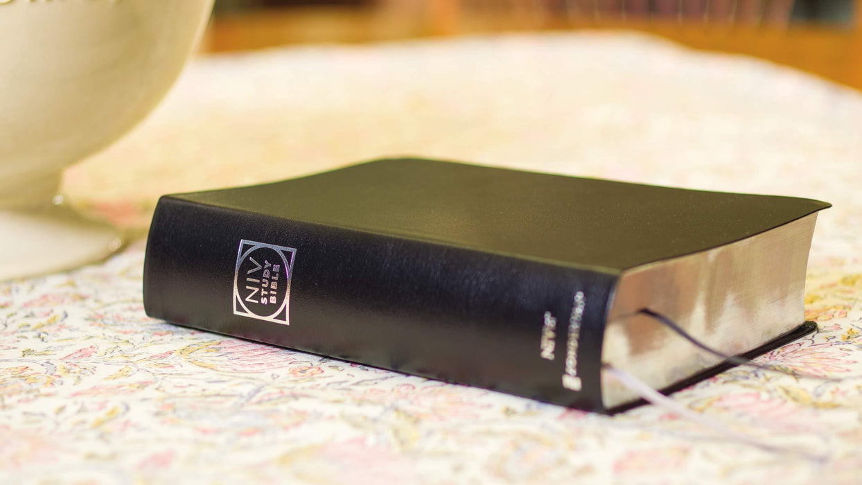 NIV Study Bible - Large Print - Black Bonded Leather, Indexed
