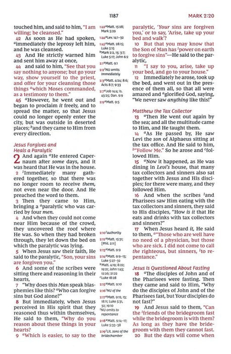NKJV Classic Verse-by-Verse Center Column Reference Bible Black Leathersoft Indexed